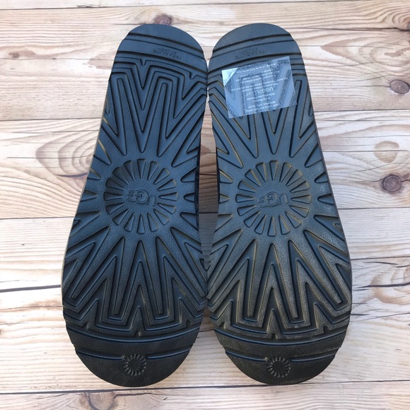 UGG Tasman Street Graffiti Slippers - Picture 15 of 16